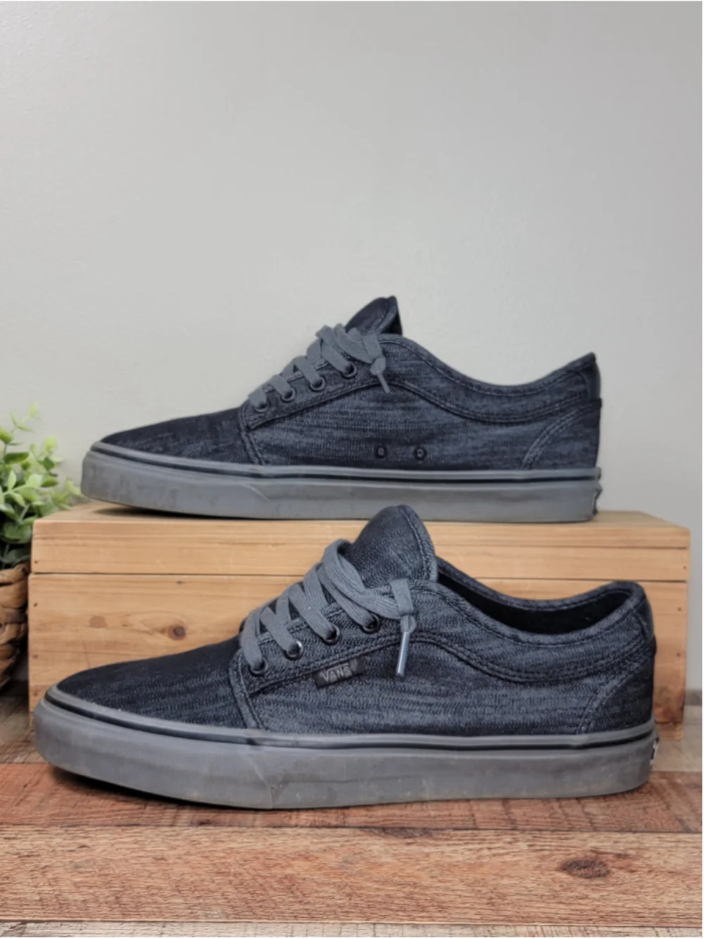 Vans 9.5 Skate Chukka Low Black Denim Gray Canvas Shoes Athletic Skater Sneakers